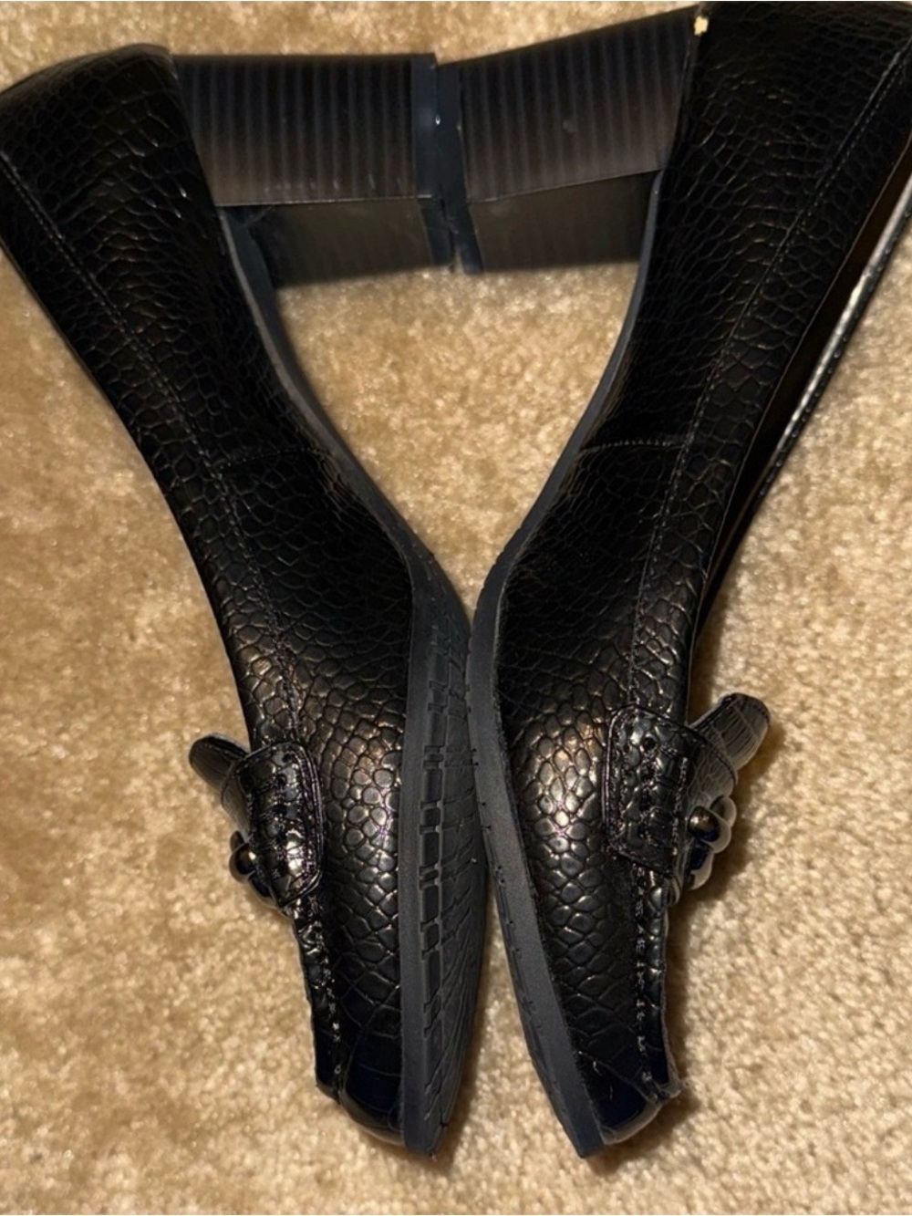 Bandolino Black heels with Metal Bit - Picture 2 of 9